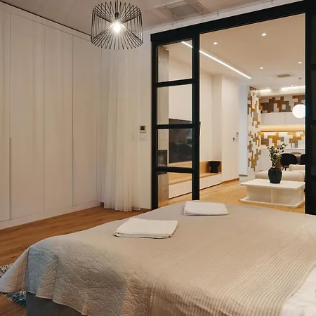 Apartment Nude Symphony *